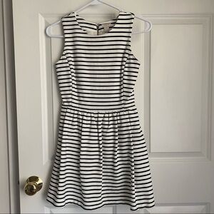 J. Crew PETITE BW Striped Dress W/ POCKETS